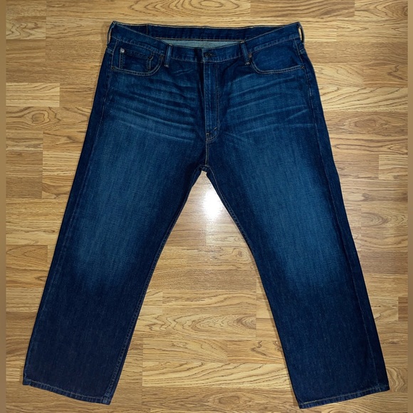 Levi's Other - Levi’s 569 Loose Straight Fit Jeans Men’s Size 42x30 Dark Wash EUC